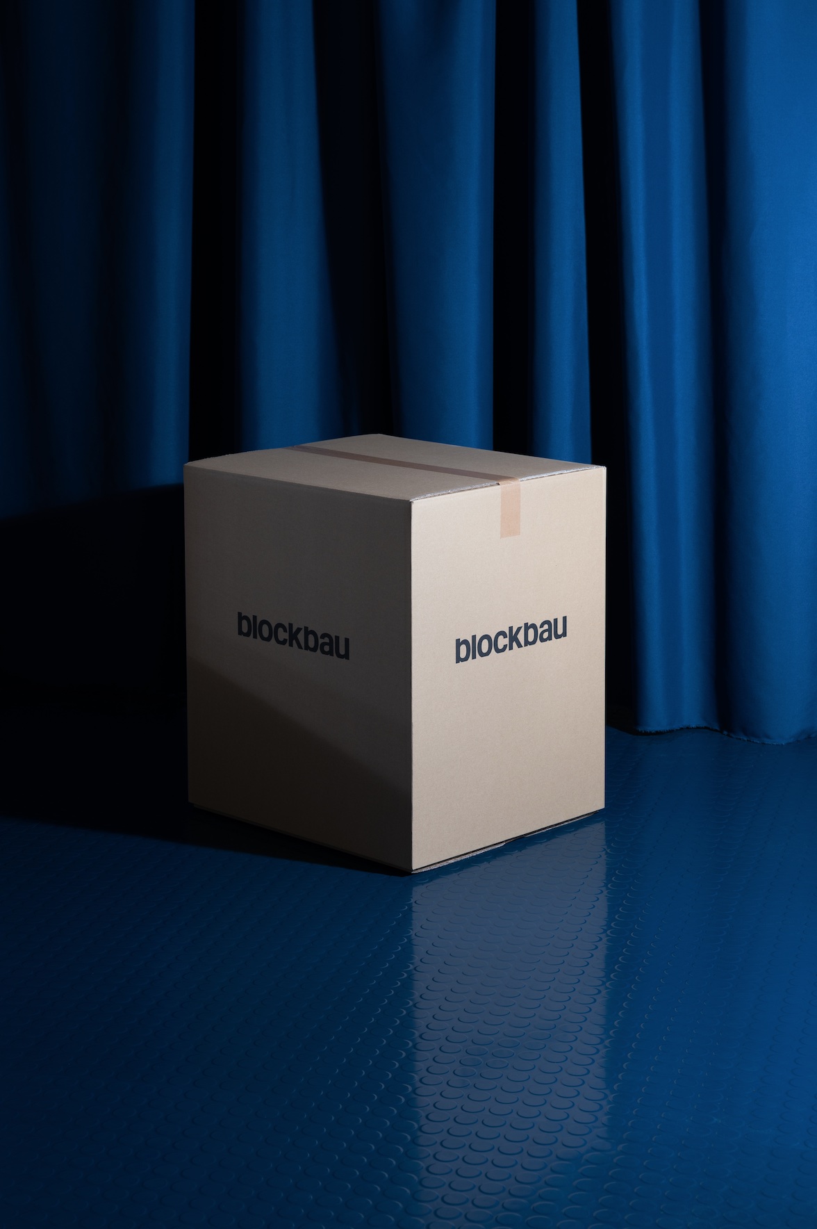 Blockbau cardboard box